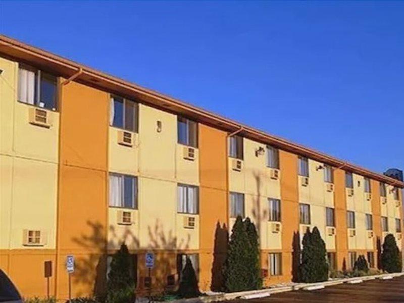 Super 8 By Wyndham Benton Harbor St Joseph Hotel Exterior foto
