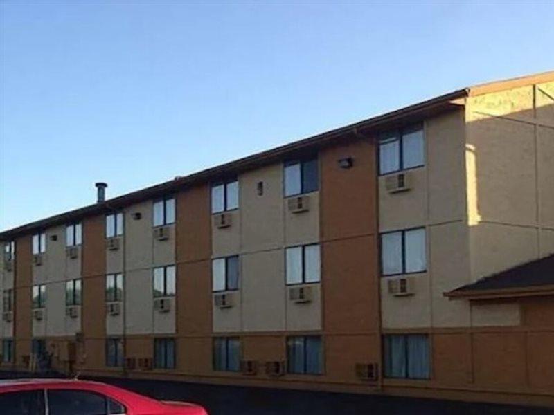 Super 8 By Wyndham Benton Harbor St Joseph Hotel Exterior foto