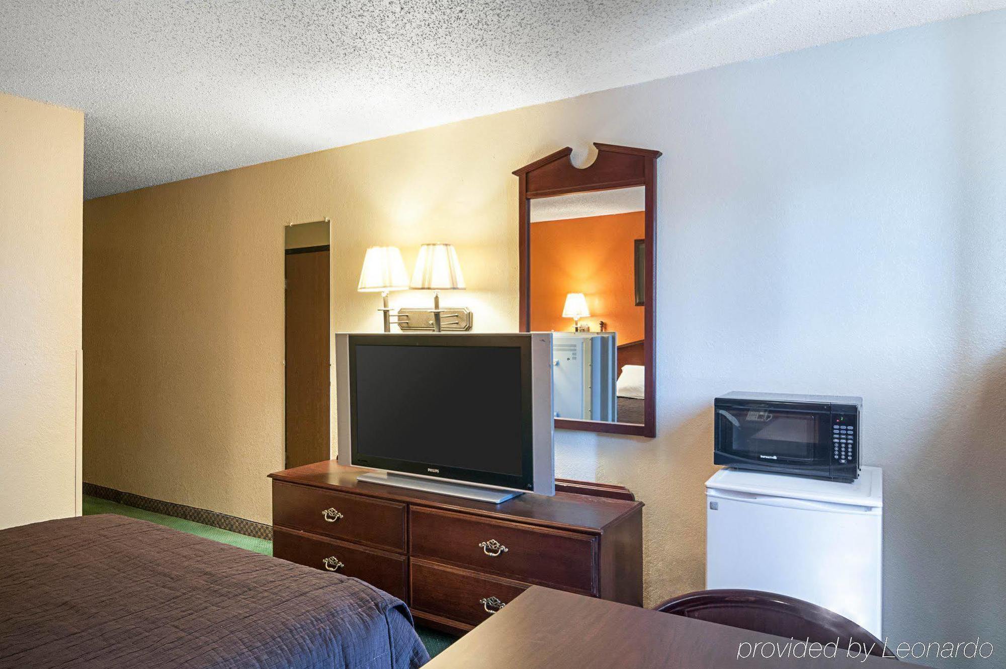 Super 8 By Wyndham Benton Harbor St Joseph Hotel Exterior foto